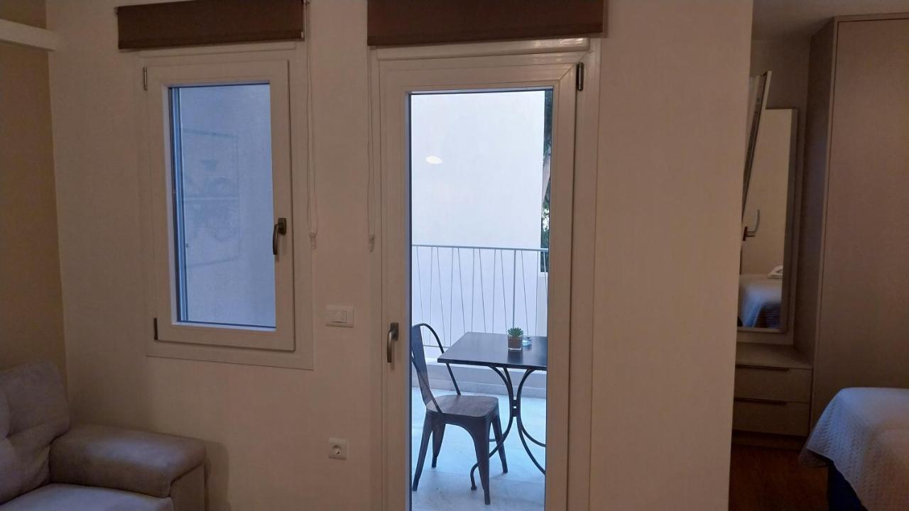 Uni Island - City Heart Suites Heraklion Zewnętrze zdjęcie