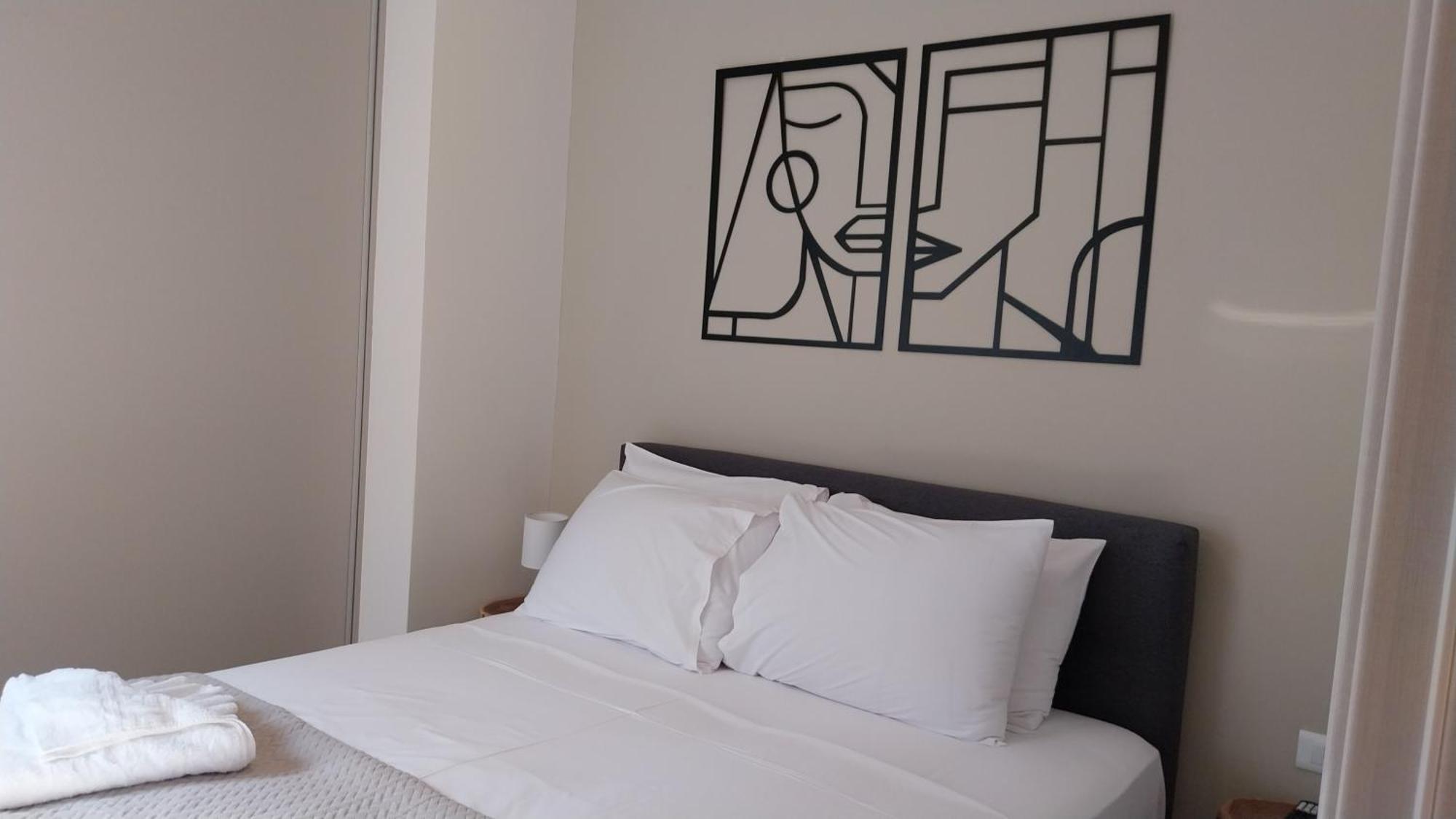 Uni Island - City Heart Suites Heraklion Zewnętrze zdjęcie